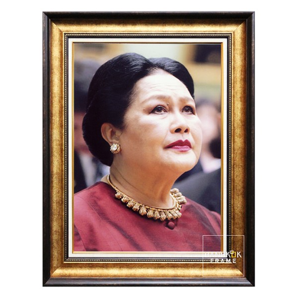 กรอบรูปในหลวงพิมพ์ไวนิลขึงโครงไม้จริงขนาดใหญ่